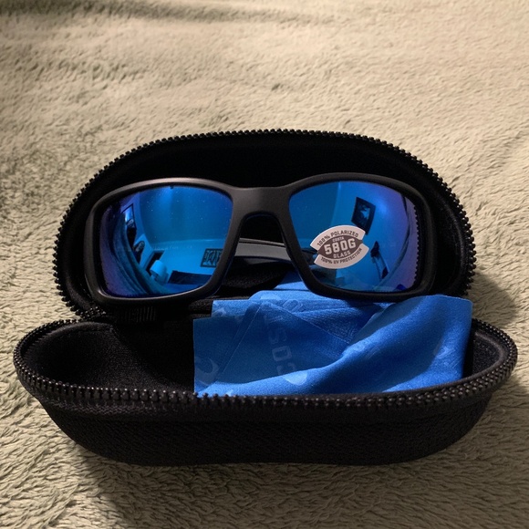 BRAND NEW Costa Del Mar Blackfin Sunglasses - Picture 2 of 6